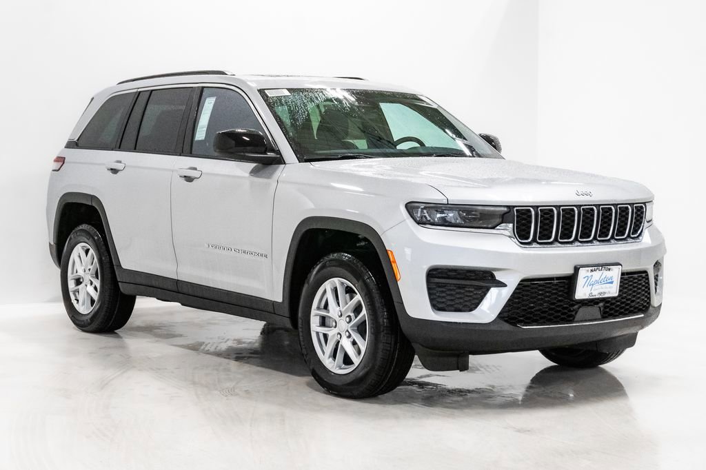 New 2026 Jeep Grand Cherokee Laredo X AWD/4WD image 4