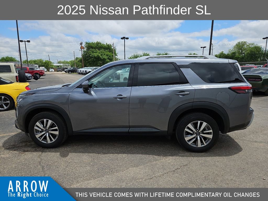 Used 2025 Nissan Pathfinder SL AWD/4WD image 7