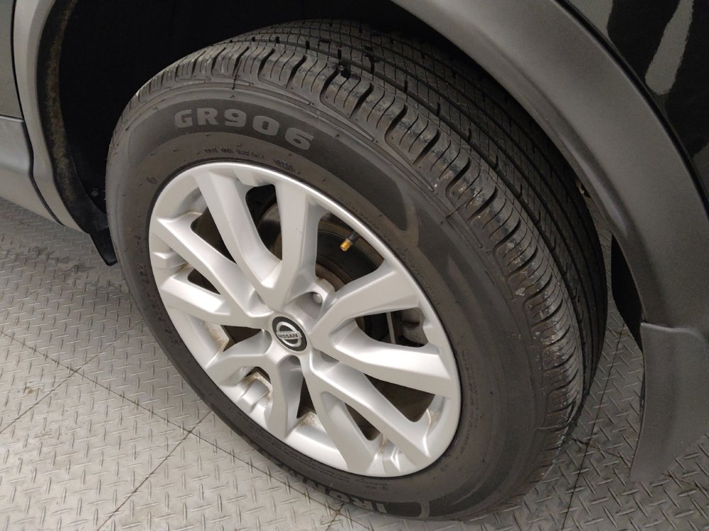 Used 2020 Nissan Rogue Sport SV image 31