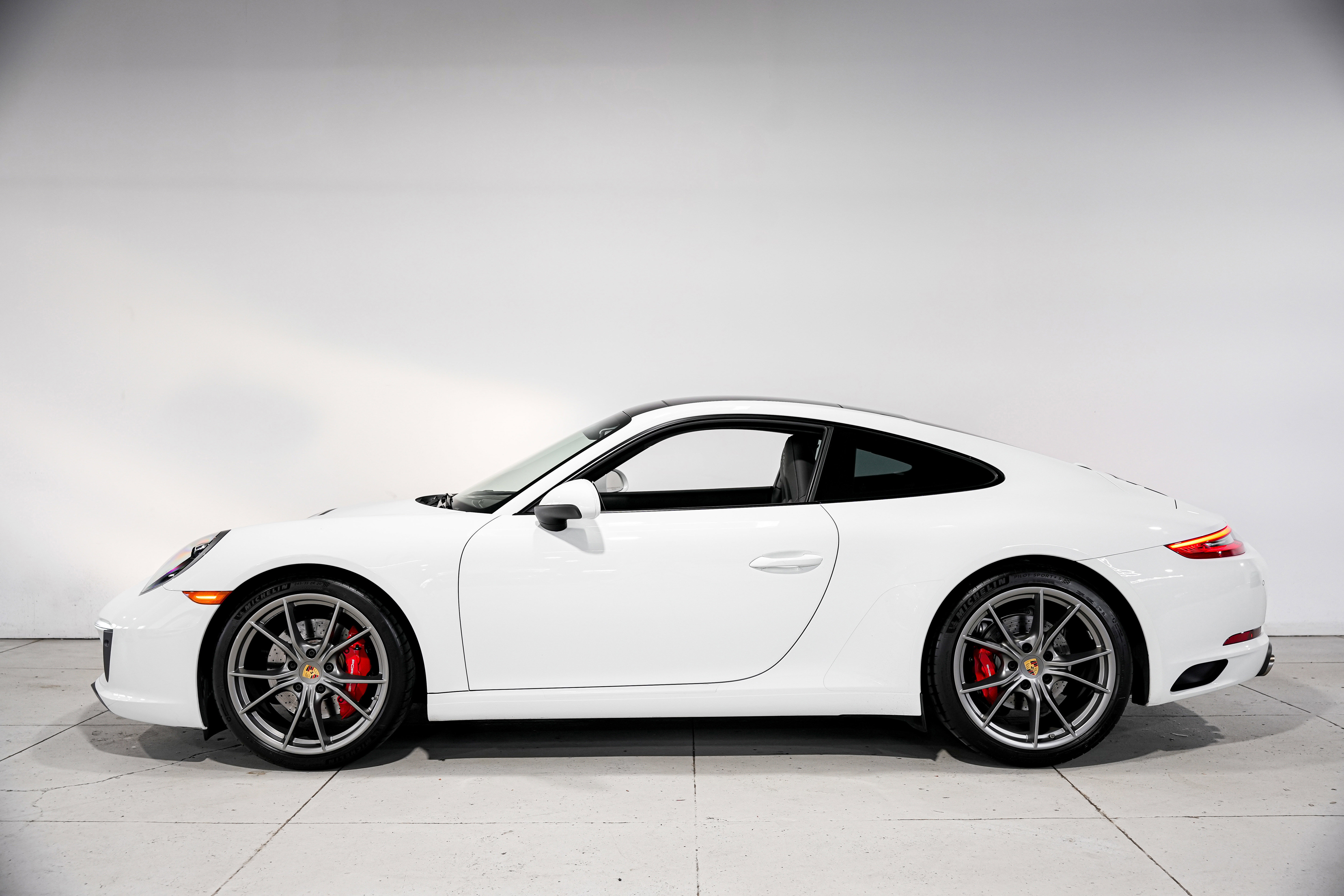Used 2019 Porsche 911 Carrera S image 7