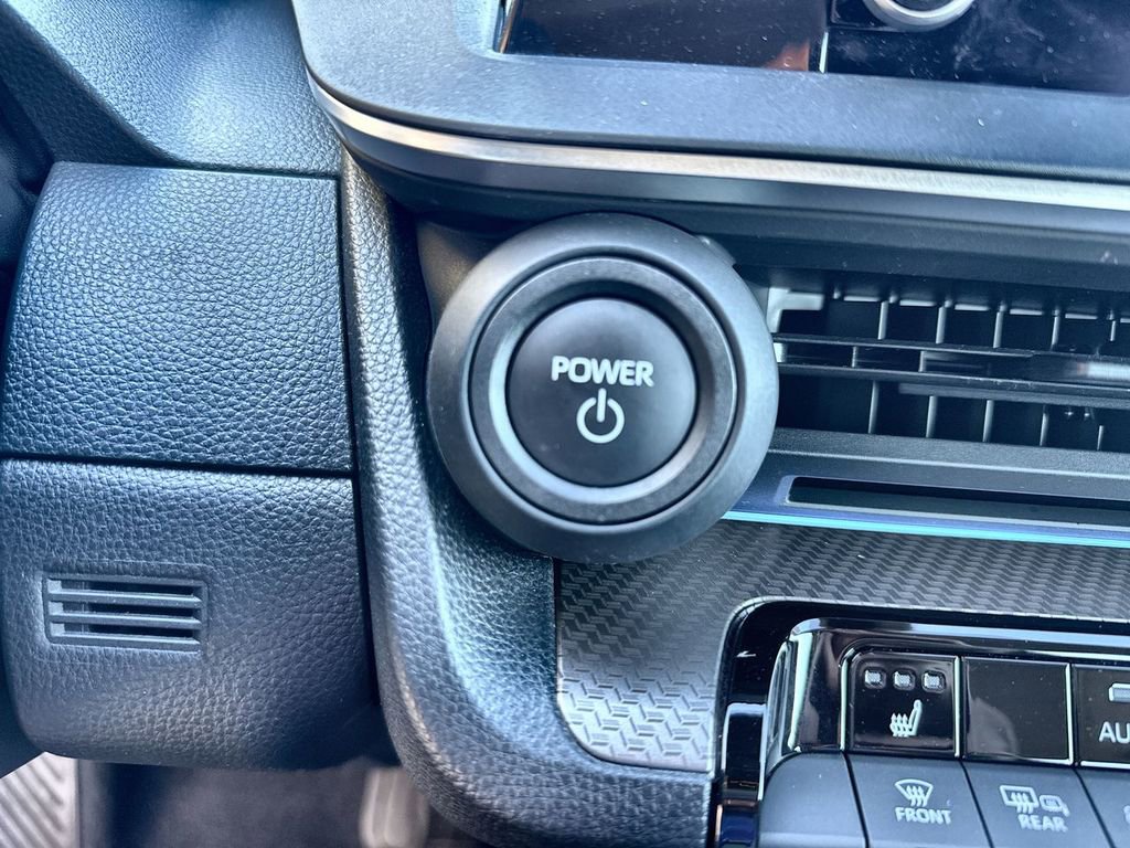 Used 2025 Toyota Prius XLE image 17