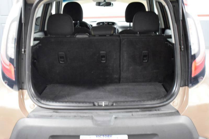Used 2015 Kia Soul + image 10