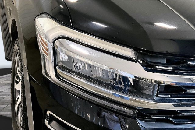 Used 2024 Ford Expedition Limited AWD/4WD image 32