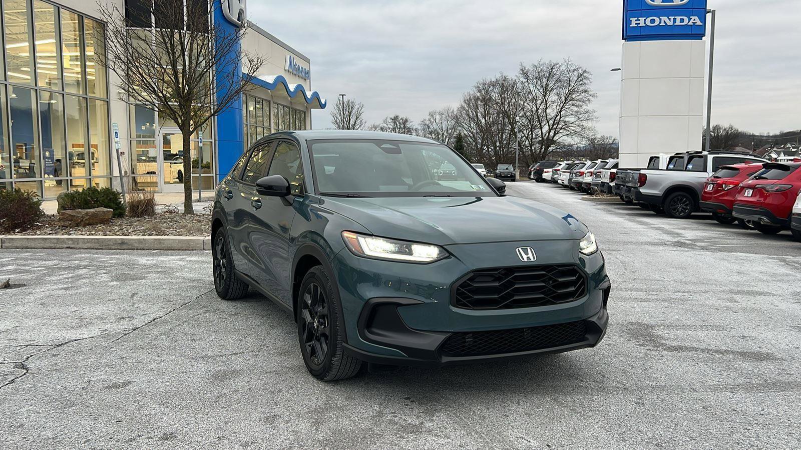 Used 2024 Honda HR-V Sport image 1