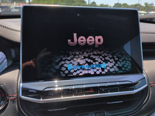 Used 2025 Jeep Compass Trailhawk AWD/4WD image 20