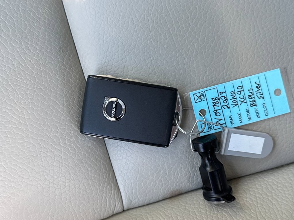 Used 2023 Volvo XC90 B6 Plus w/ Protection Package Premier image 29