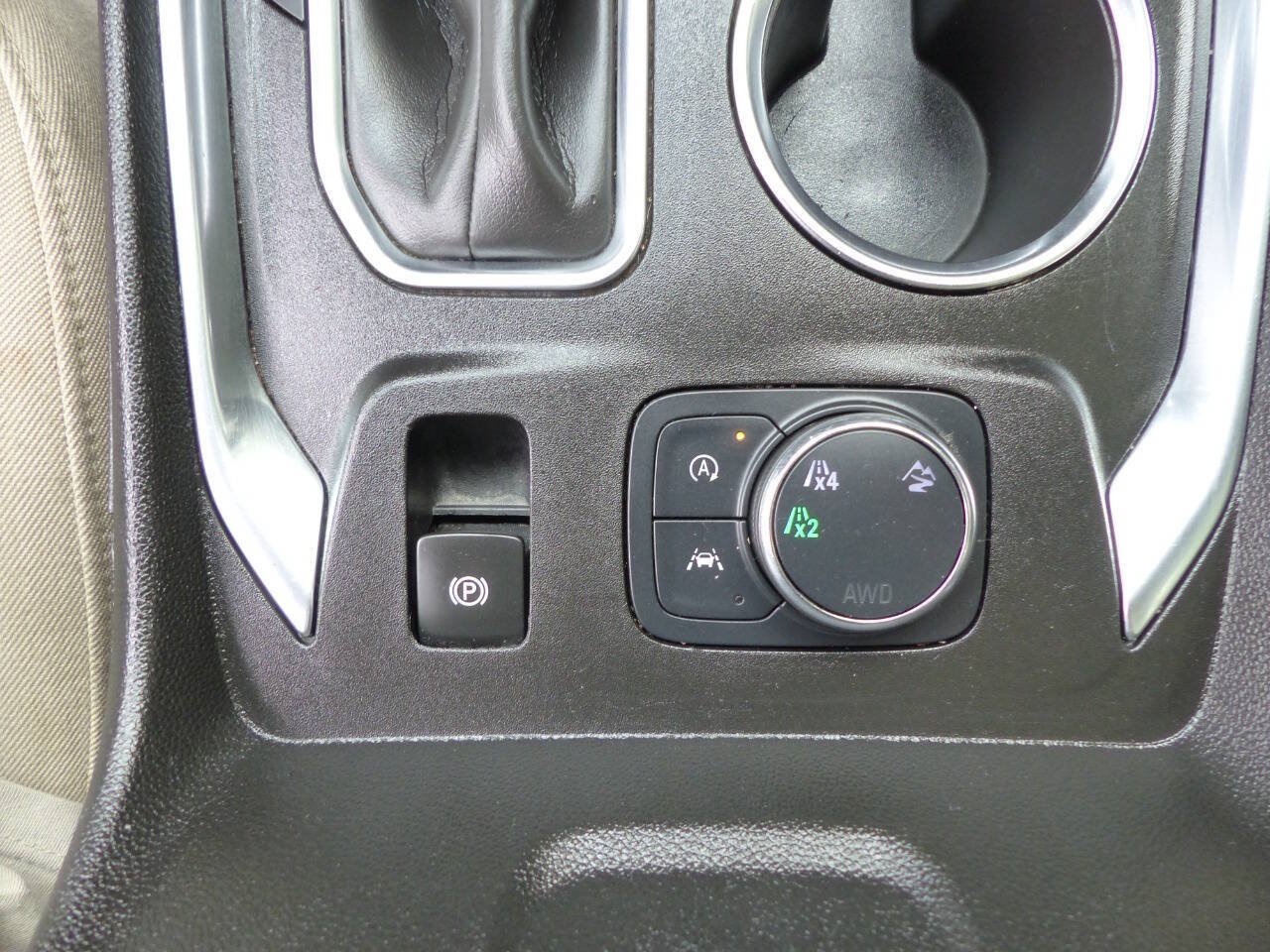 Used 2022 Chevrolet Traverse LS AWD/4WD image 32