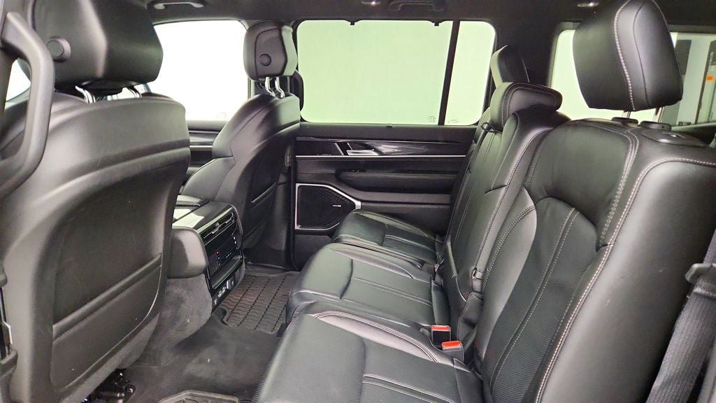 Used 2023 Jeep Wagoneer 4WD w/ Convenience Group I image 20