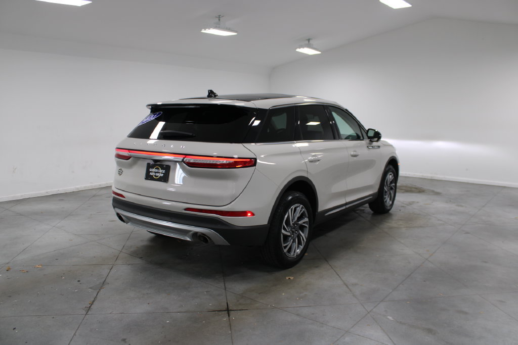 Used 2023 Lincoln Corsair AWD w/ Equipment Group 101A image 9