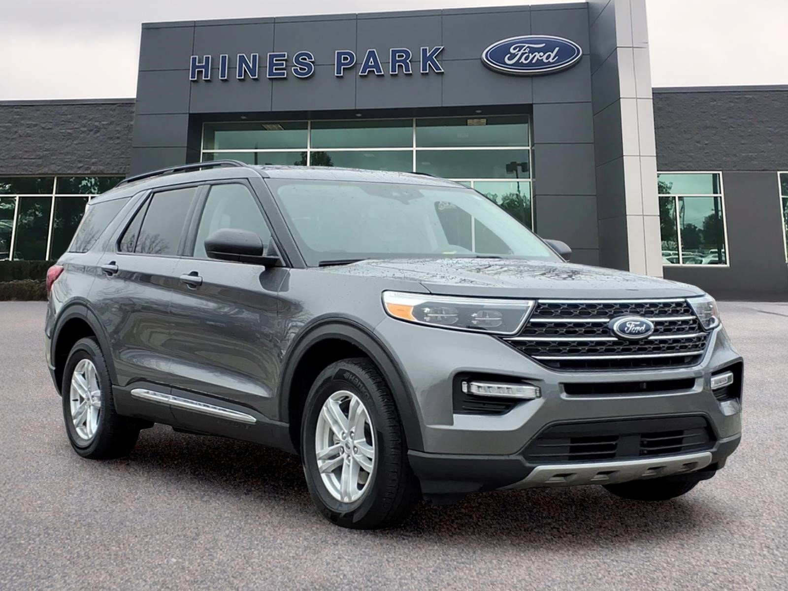 Used 2023 Ford Explorer XLT w/ Equipment Group 202A AWD/4WD image 1