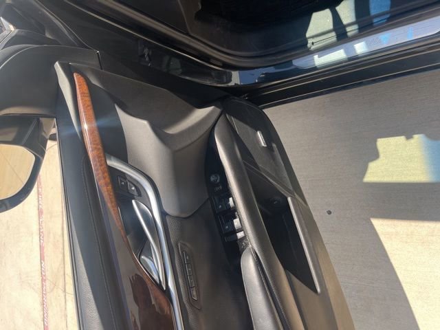 Used 2014 Cadillac XTS Luxury image 24