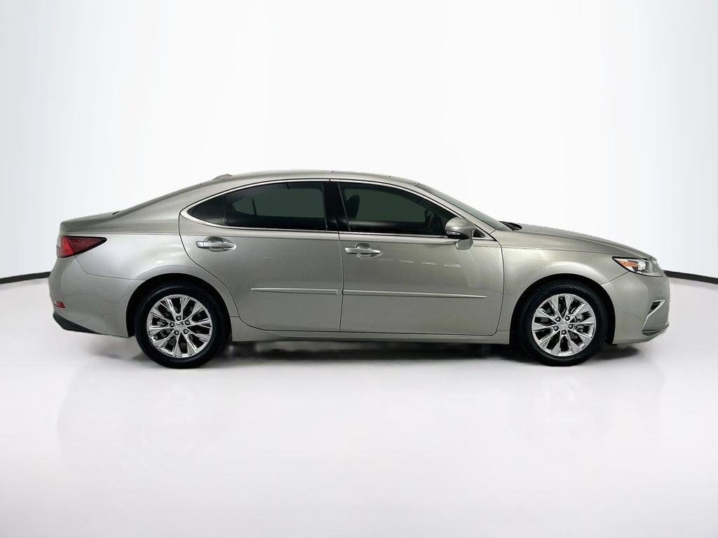 Used 2016 Lexus ES 350 w/ Premium Package w/Wood Trim FWD image 4