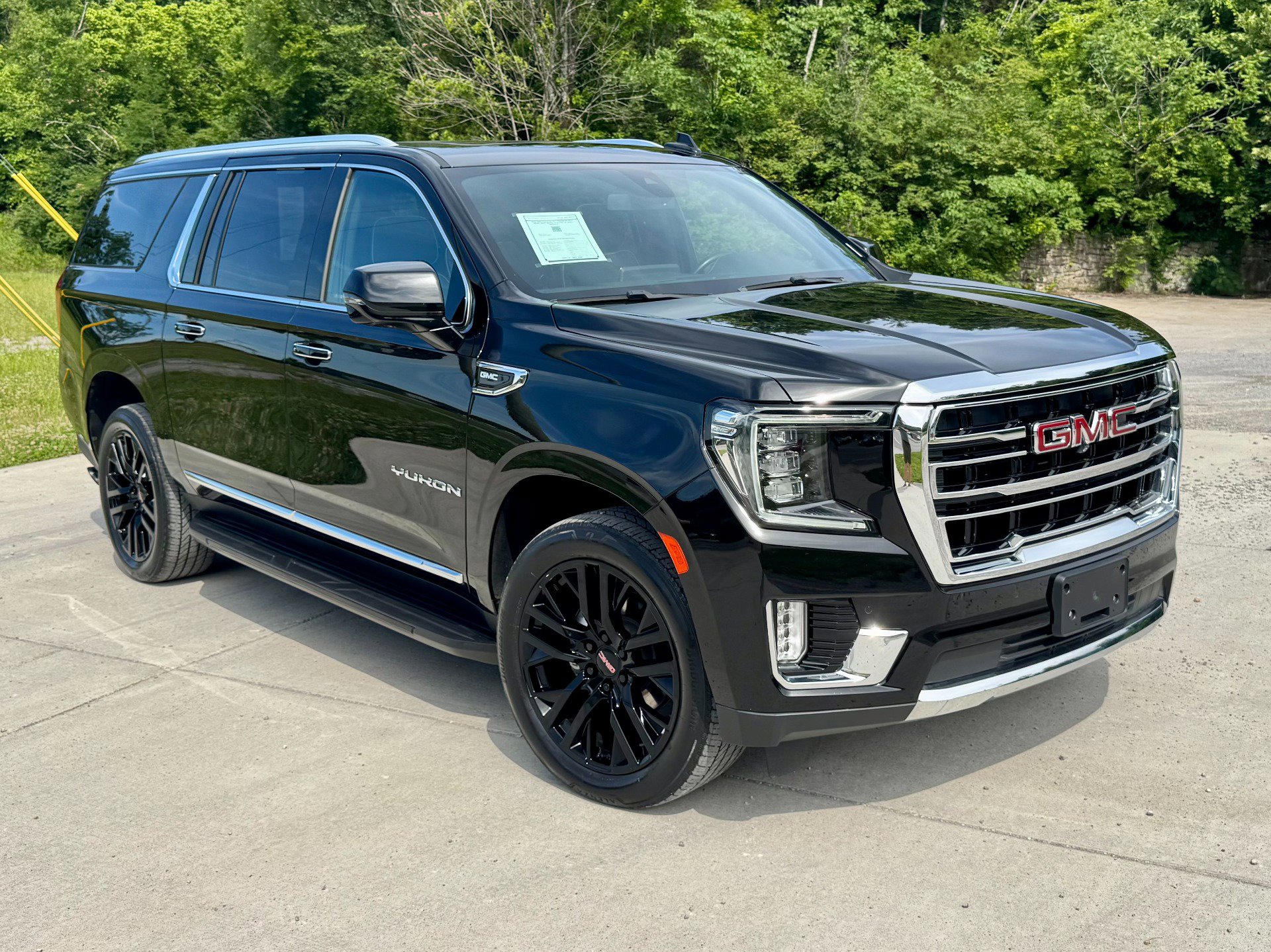 Used 2022 GMC Yukon XL SLT w/ SLT Premium Package AWD/4WD video 1