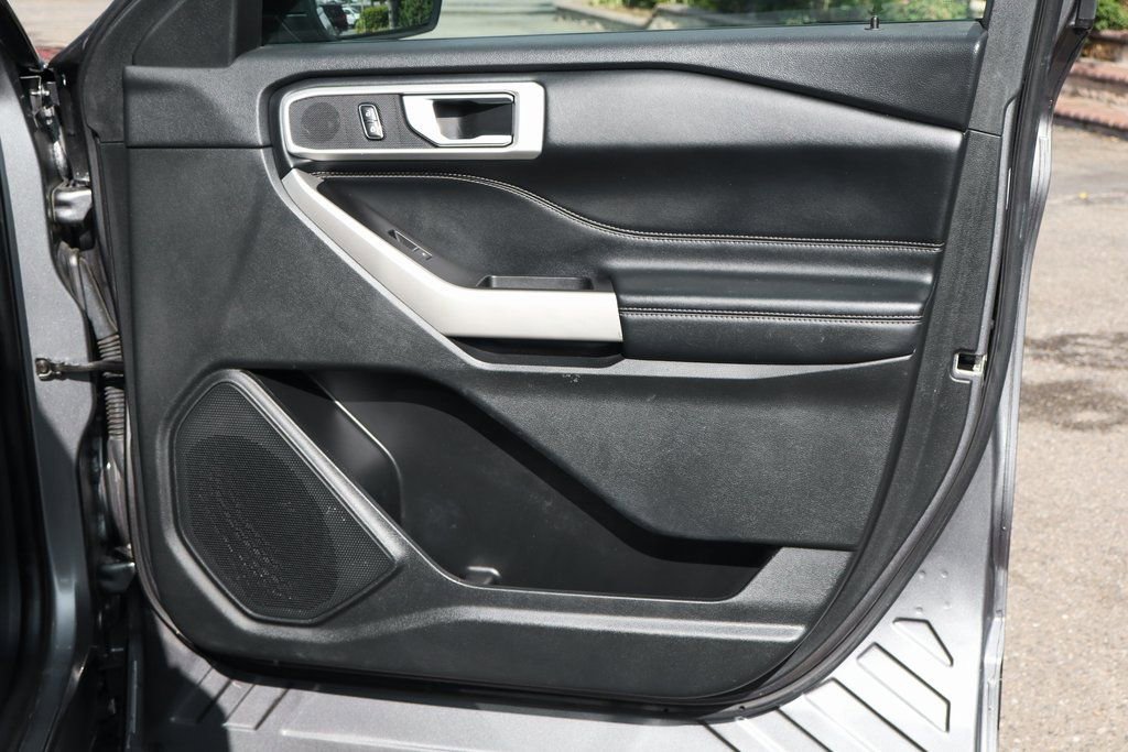 Used 2022 Ford Explorer XLT image 37