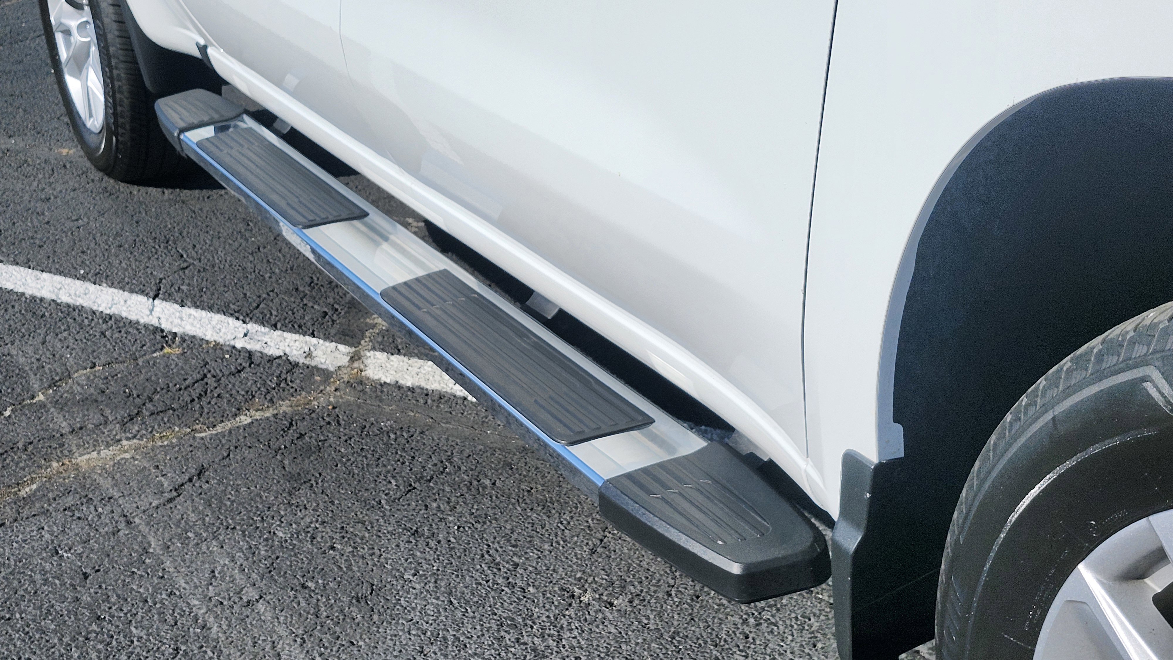 Used 2025 Chevrolet Silverado 1500 Custom image 8