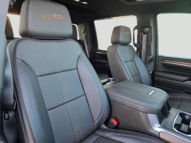 Used 2024 Chevrolet Silverado 3500 High Country w/ High Country Premium Package AWD/4WD image 10
