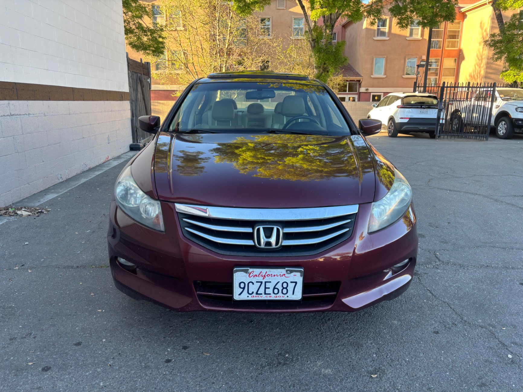 Used 2011 Honda Accord EX-L image 2