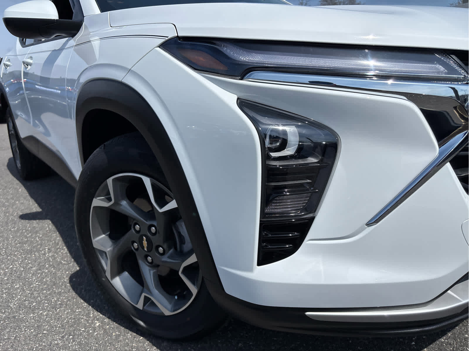 Certified 2024 Chevrolet Trax LT w/ Driver Confidence Package image 19