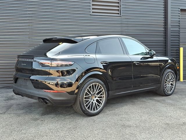 Certified 2023 Porsche Cayenne Platinum Edition image 7
