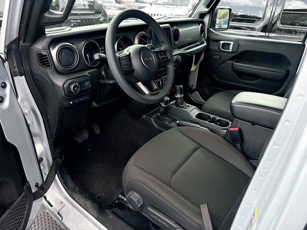 Used 2023 Jeep Wrangler Unlimited image 25