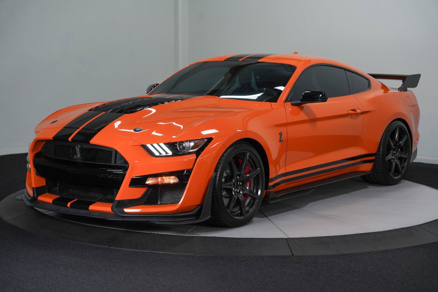 Used 2020 Ford Mustang Shelby GT500 w/ Carbon Fiber Track Pack image 7