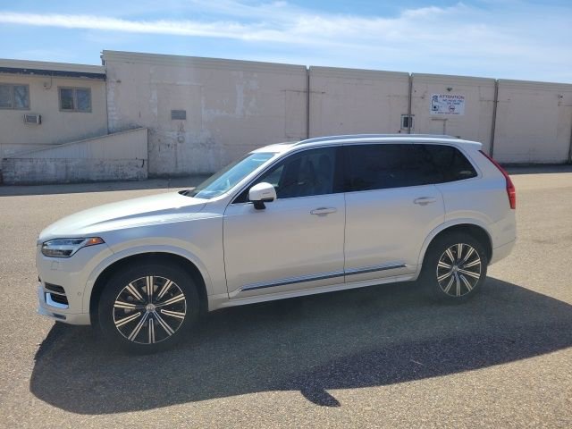 Used 2022 Volvo XC90 T6 Inscription w/ Advanced Package image 25