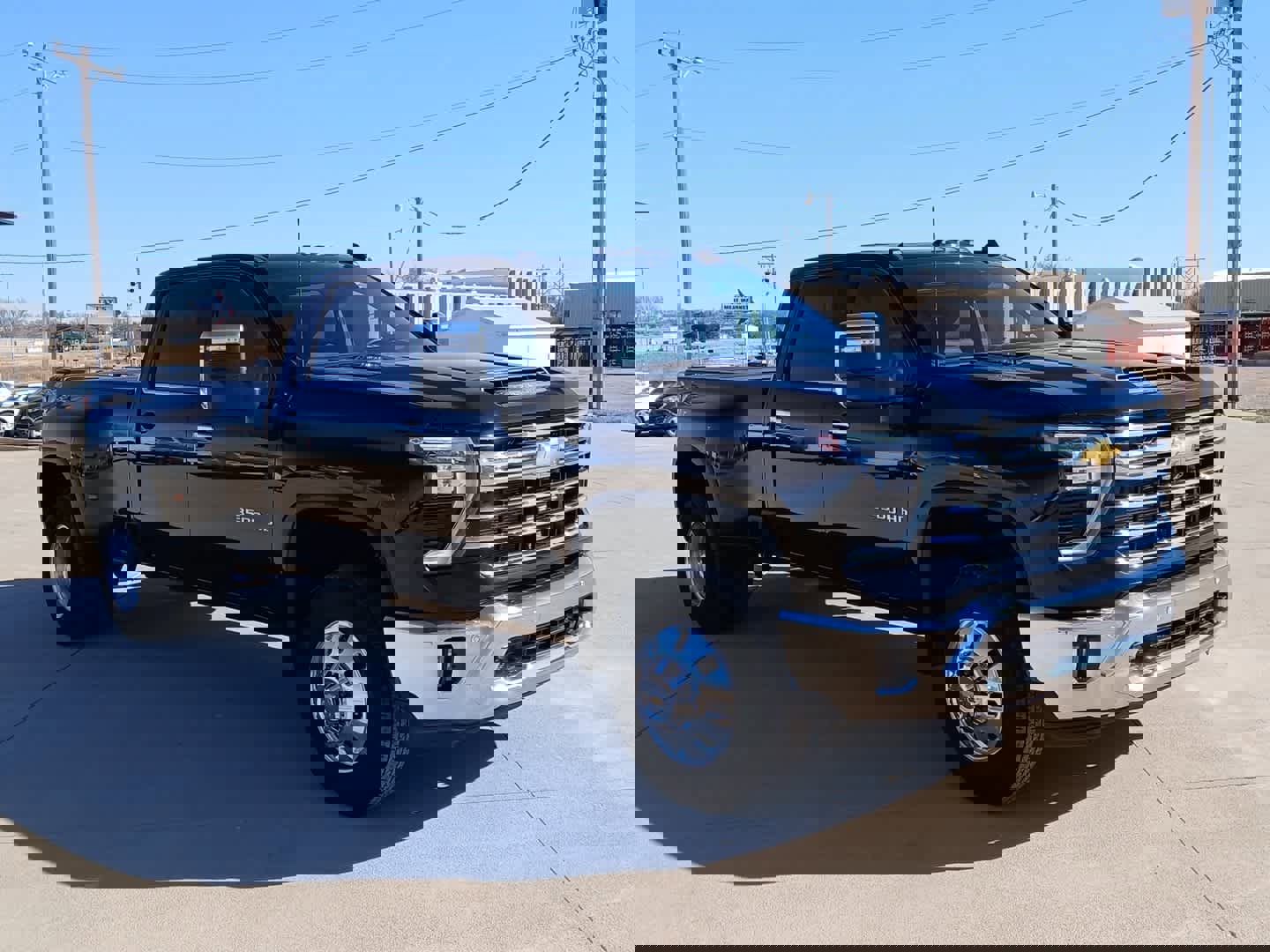 Used 2025 Chevrolet Silverado 3500 LTZ w/ LTZ Plus Package image 9