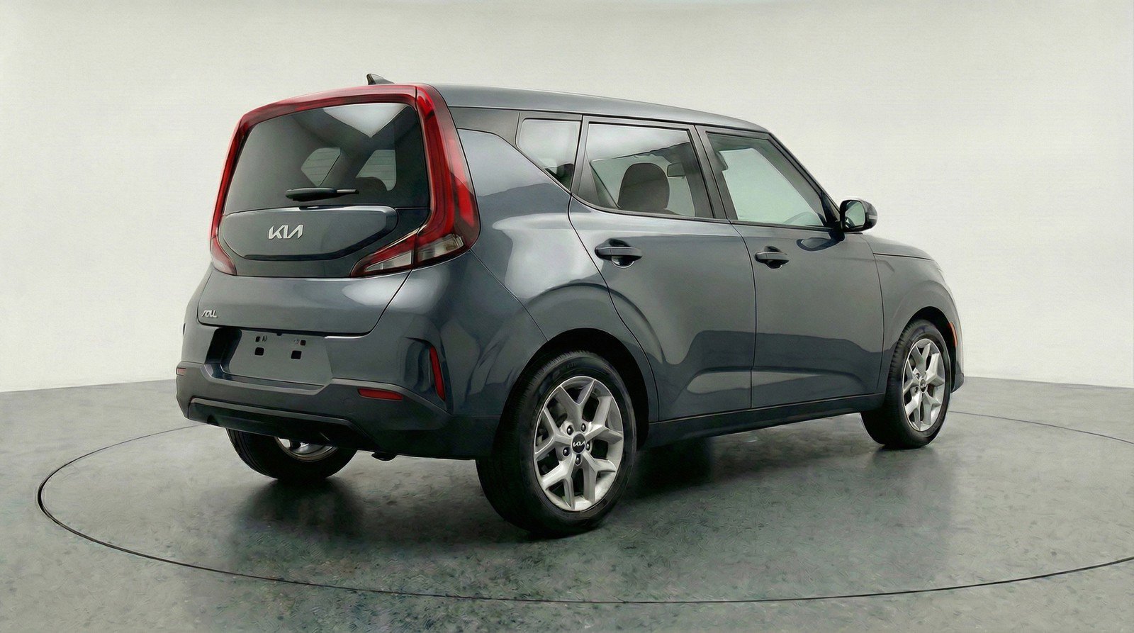 Used 2025 Kia Soul LX w/ LX Technology Package FWD image 9