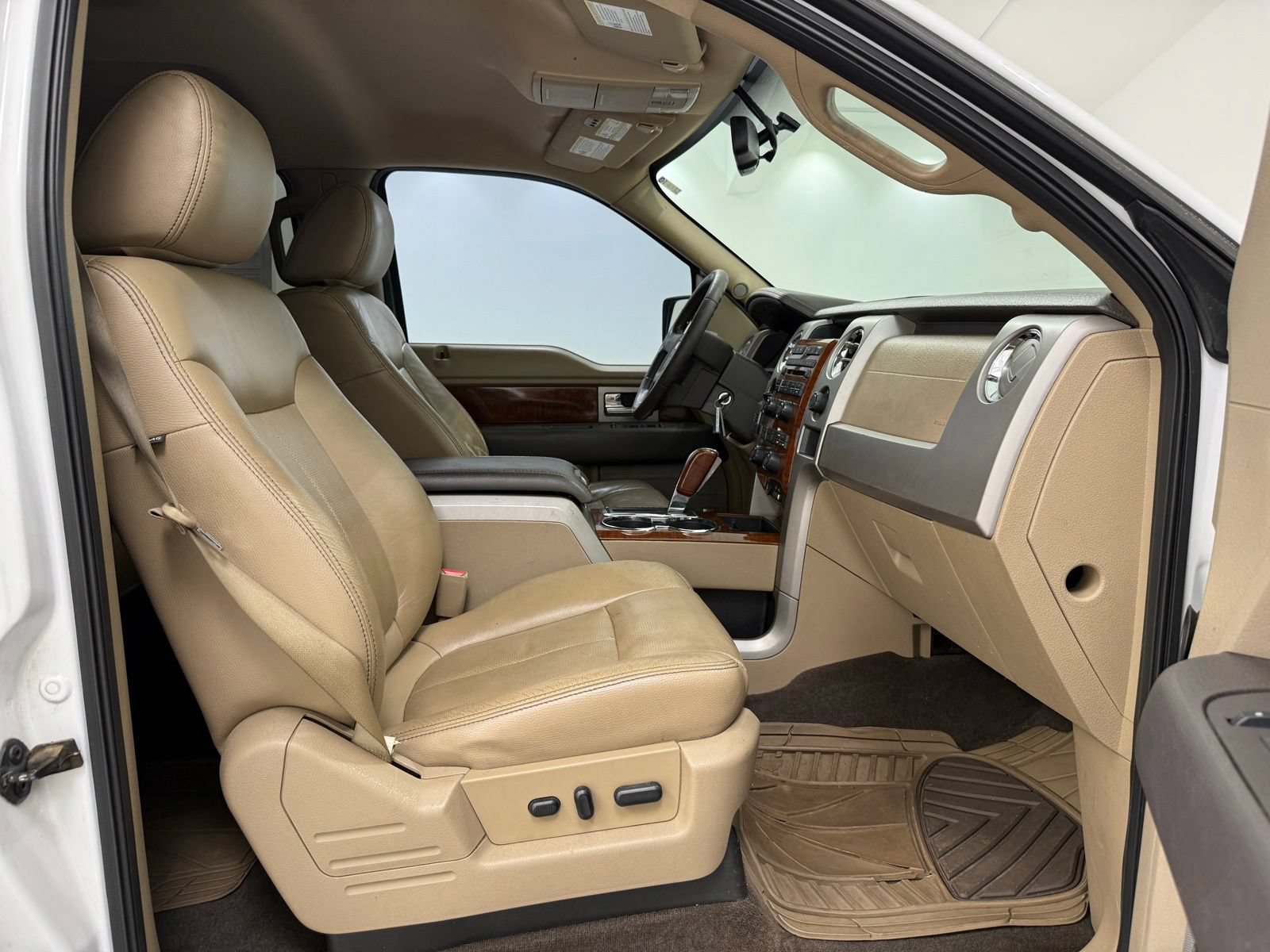 Used 2010 Ford F150 Lariat RWD image 27