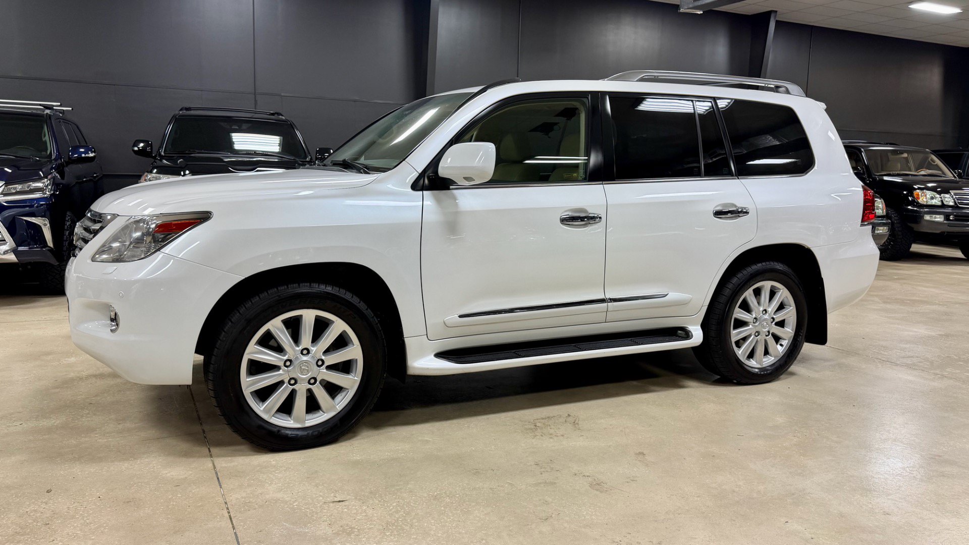 Used 2009 Lexus LX 570 4WD image 13