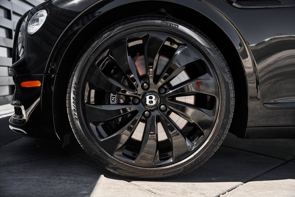 Used 2024 Bentley Flying Spur V8 AWD/4WD image 3
