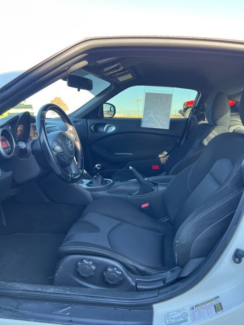 Used 2017 Nissan 370Z w/ Sport Package image 9