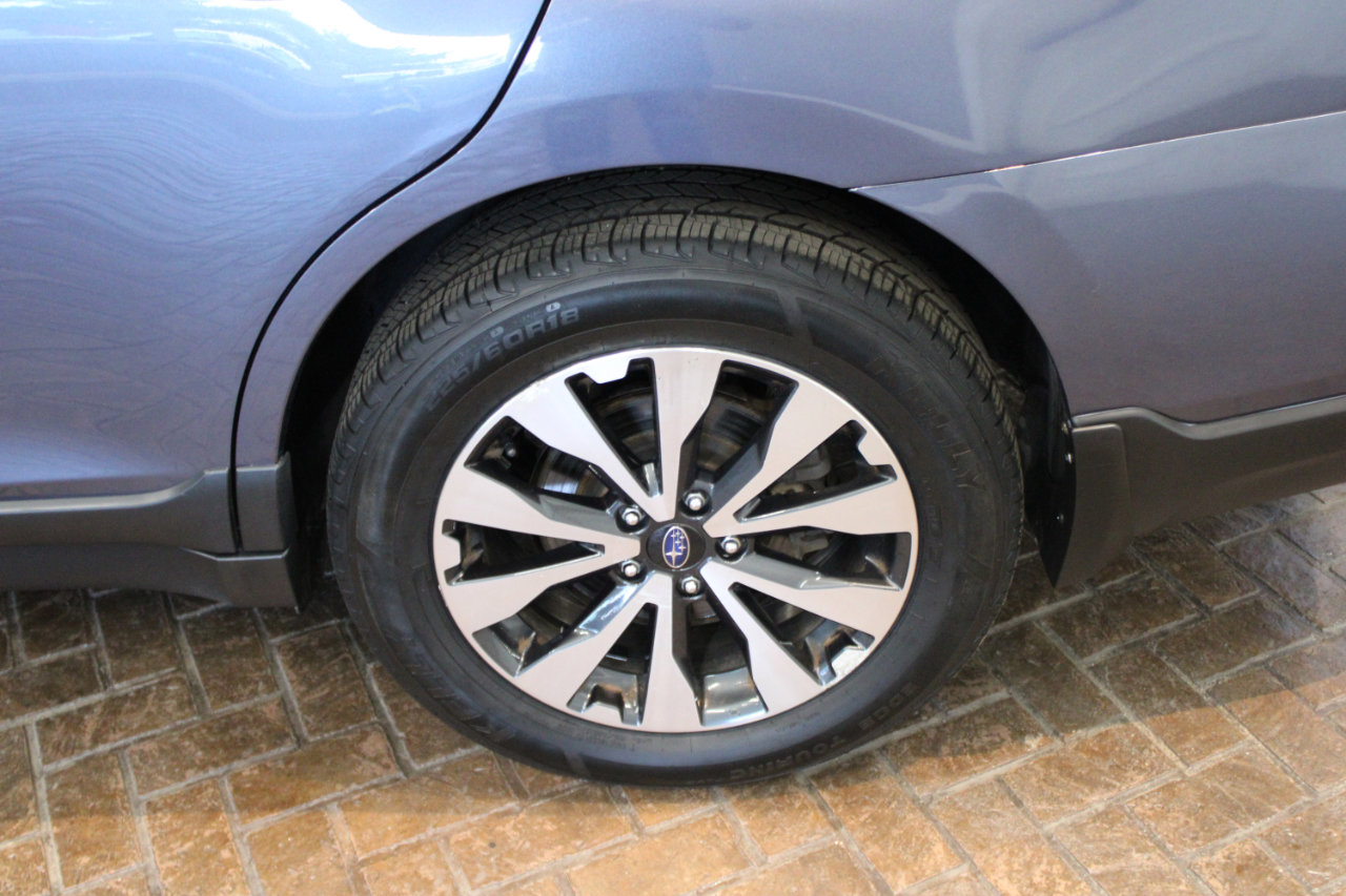 Used 2017 Subaru Outback 2.5i Limited image 9