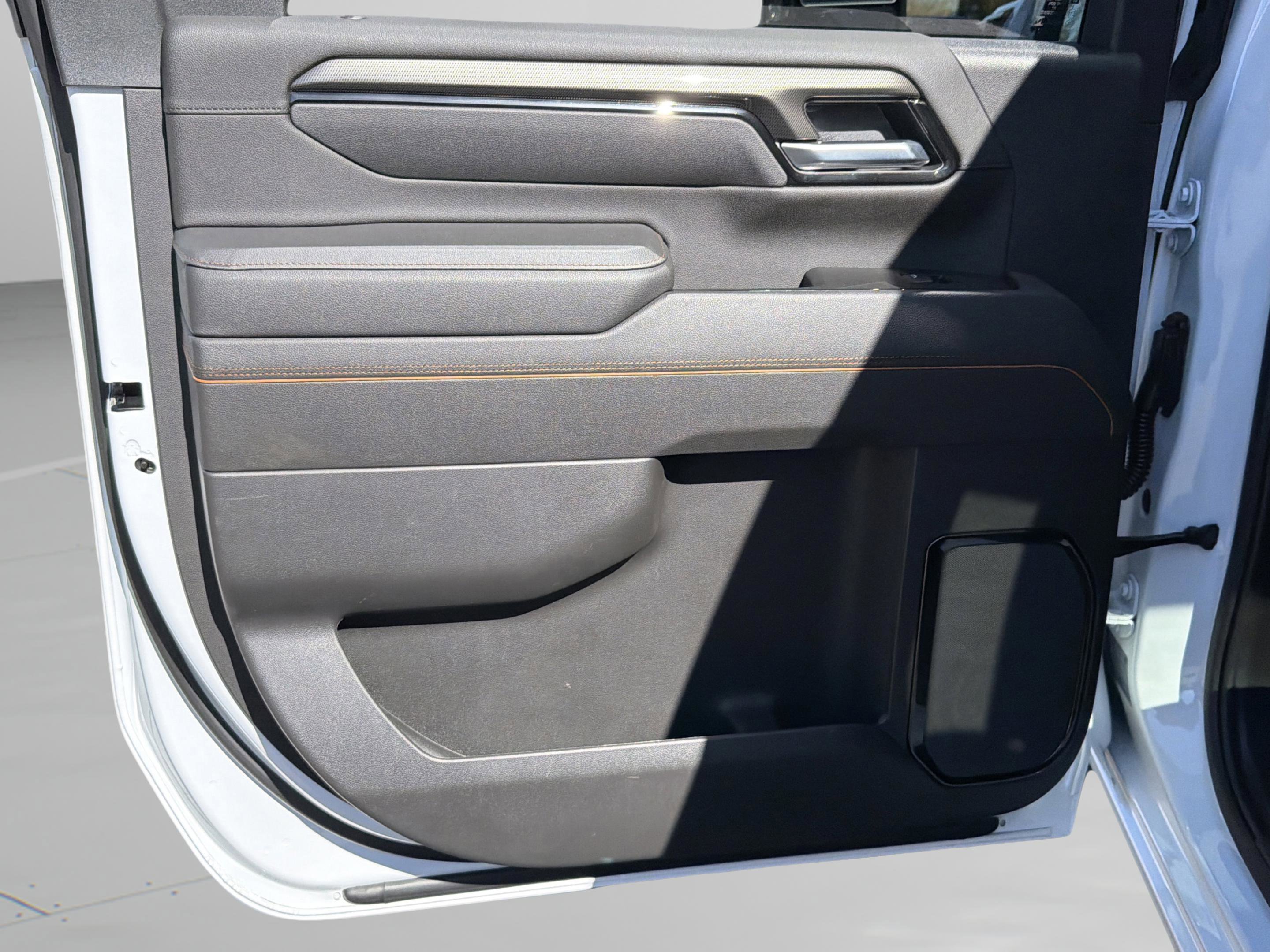 Used 2026 GMC Sierra 2500 AT4 image 24