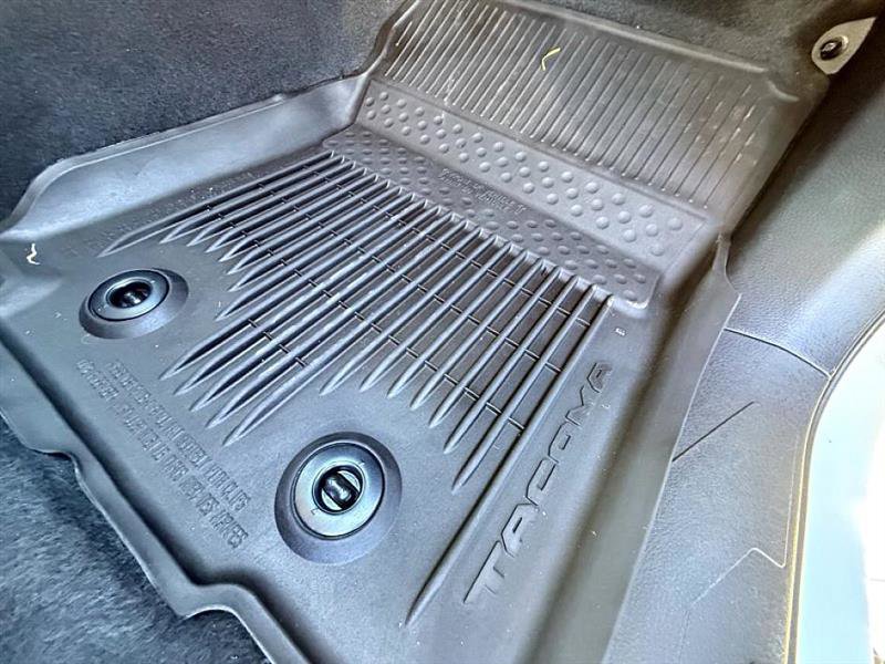 Used 2019 Toyota Tacoma SR image 19