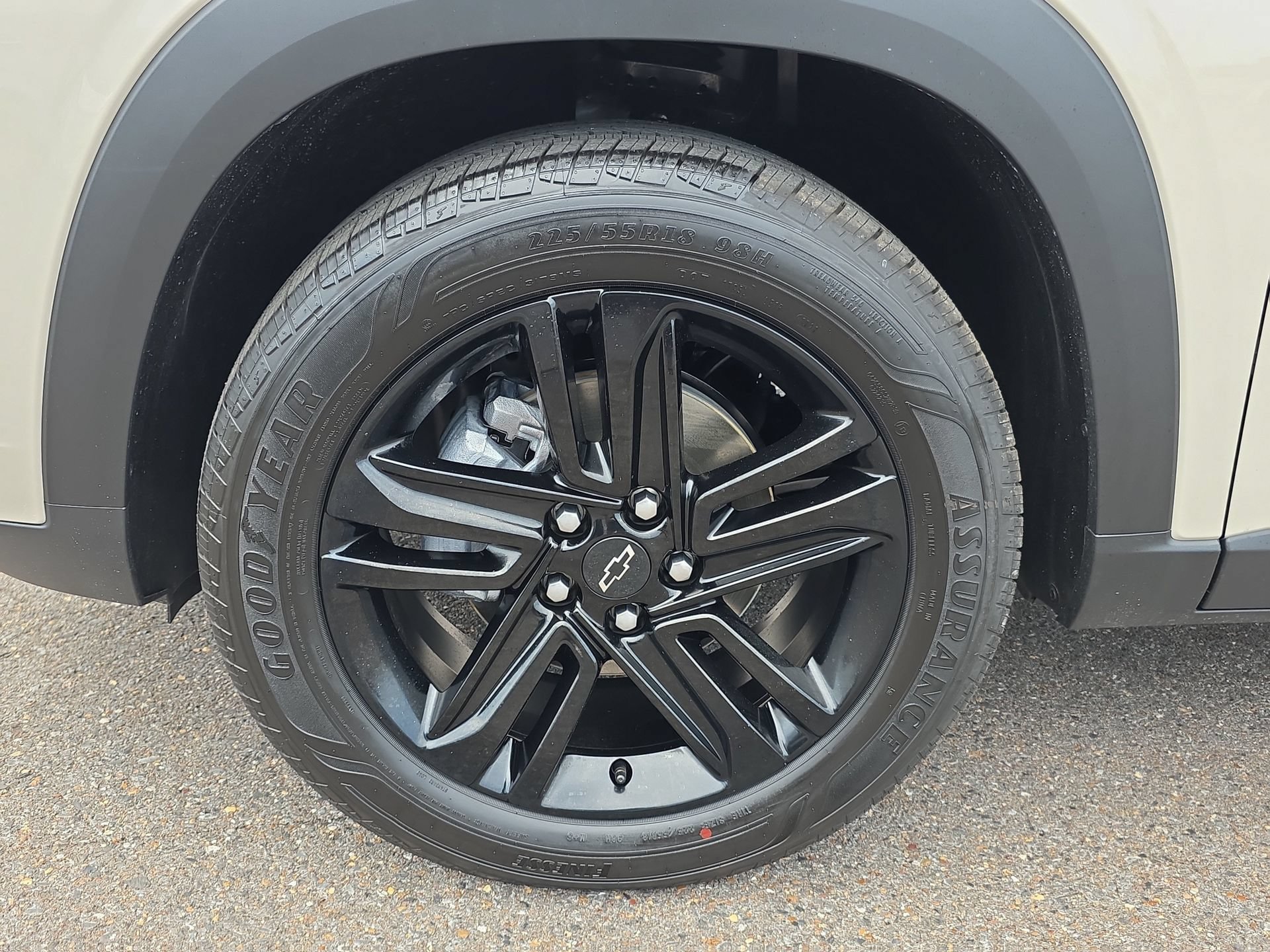 New 2026 Chevrolet Trax ACTIV w/ Sunroof Package FWD image 9