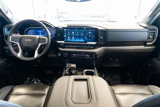 Used 2022 Chevrolet Silverado 1500 RST w/ Convenience Package II image 9