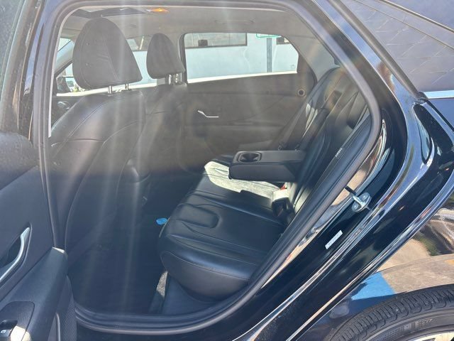 Used 2024 Hyundai Elantra Limited FWD image 18