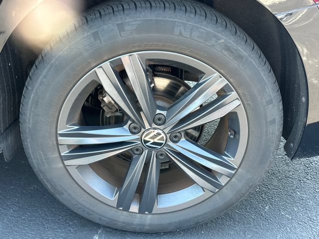 Used 2024 Volkswagen Jetta SE w/ Panoramic Sunroof Package FWD image 23
