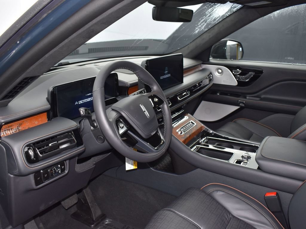 New 2025 Lincoln Aviator Black Label image 8