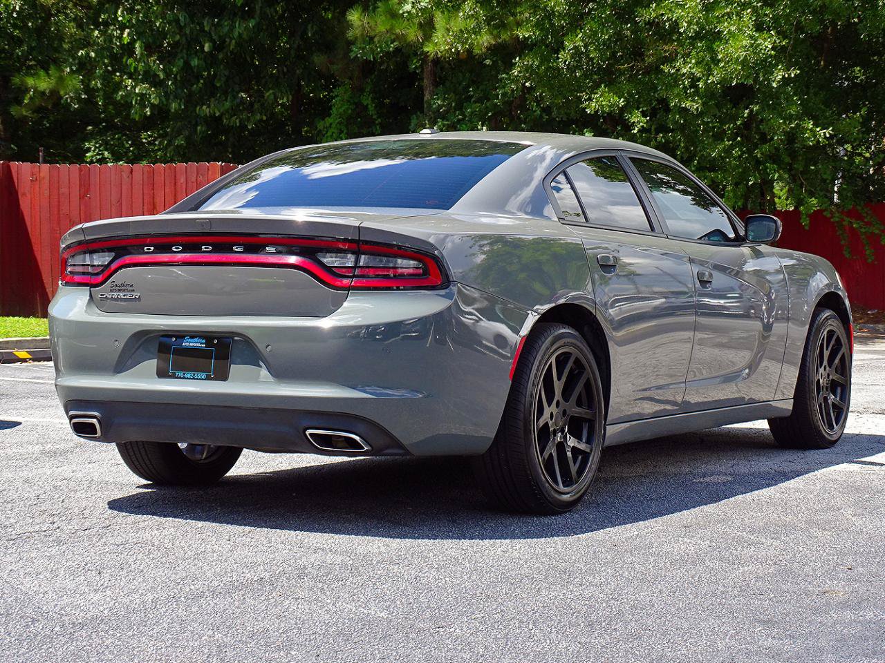 Used 2019 Dodge Charger SXT RWD image 12