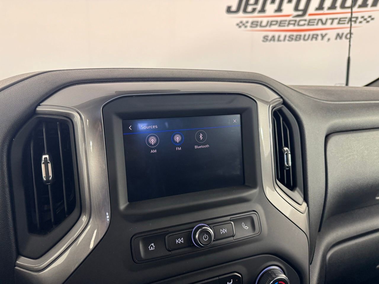 Used 2025 Chevrolet Silverado 3500 W/T AWD/4WD image 15