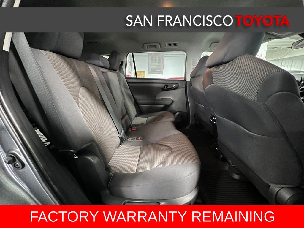 Used 2023 Toyota Highlander LE FWD image 16