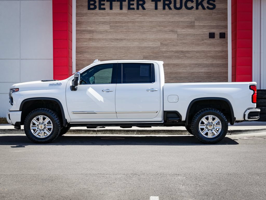 Used 2025 Chevrolet Silverado 2500 High Country w/ High Country Premium Package AWD/4WD image 7