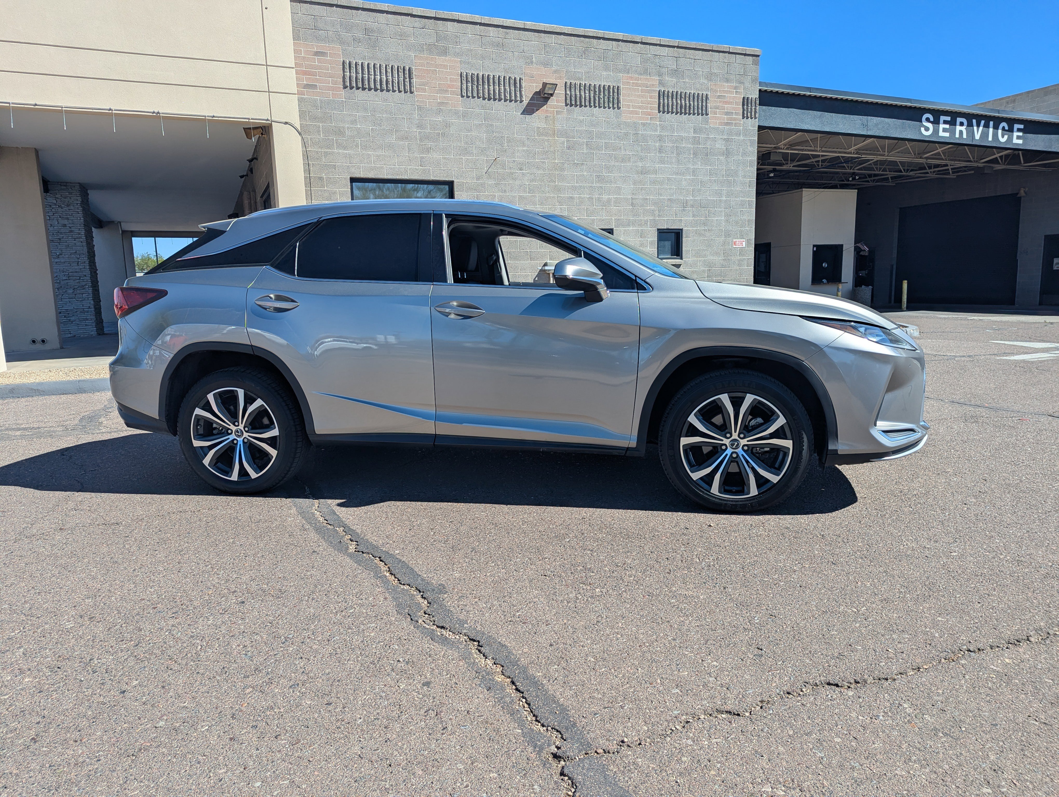 Used 2022 Lexus RX 350 FWD w/ Premium Package image 2