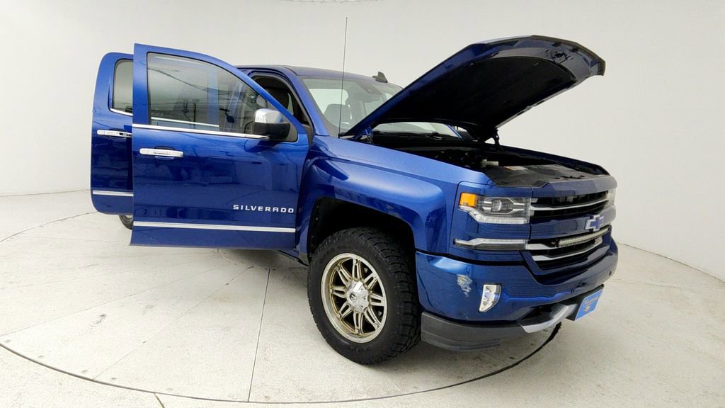 Used 2017 Chevrolet Silverado 1500 LTZ Z71 w/ LTZ Plus Package image 10