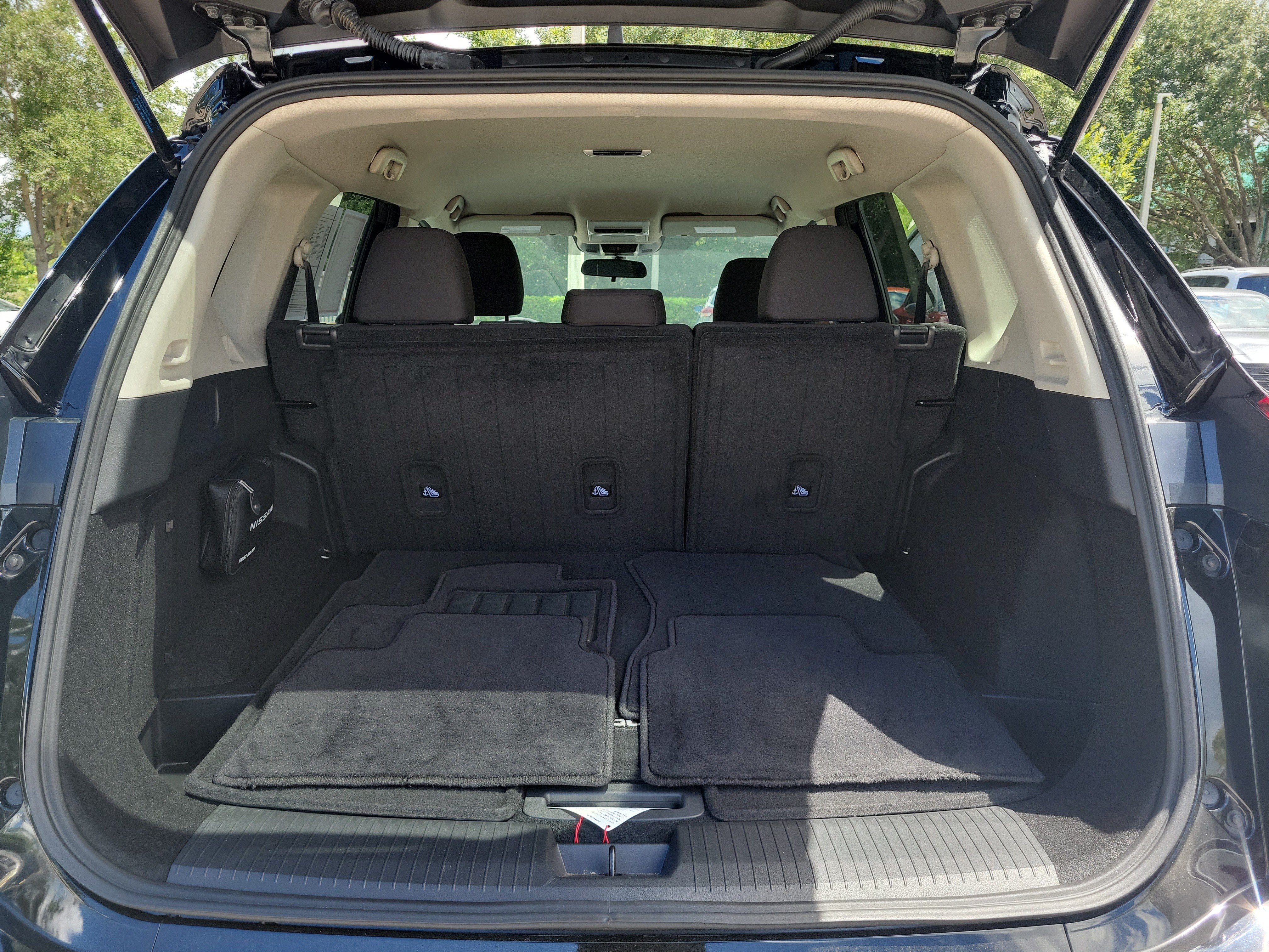 Certified 2025 Nissan Rogue S FWD image 12