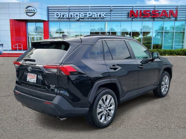 Used 2025 Toyota RAV4 XLE Premium image 2
