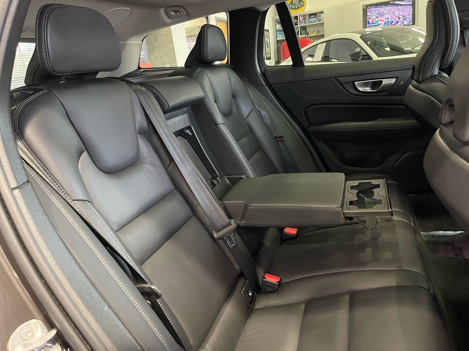 Used 2024 Volvo V60 B5 Cross Country Ultimate AWD/4WD image 46