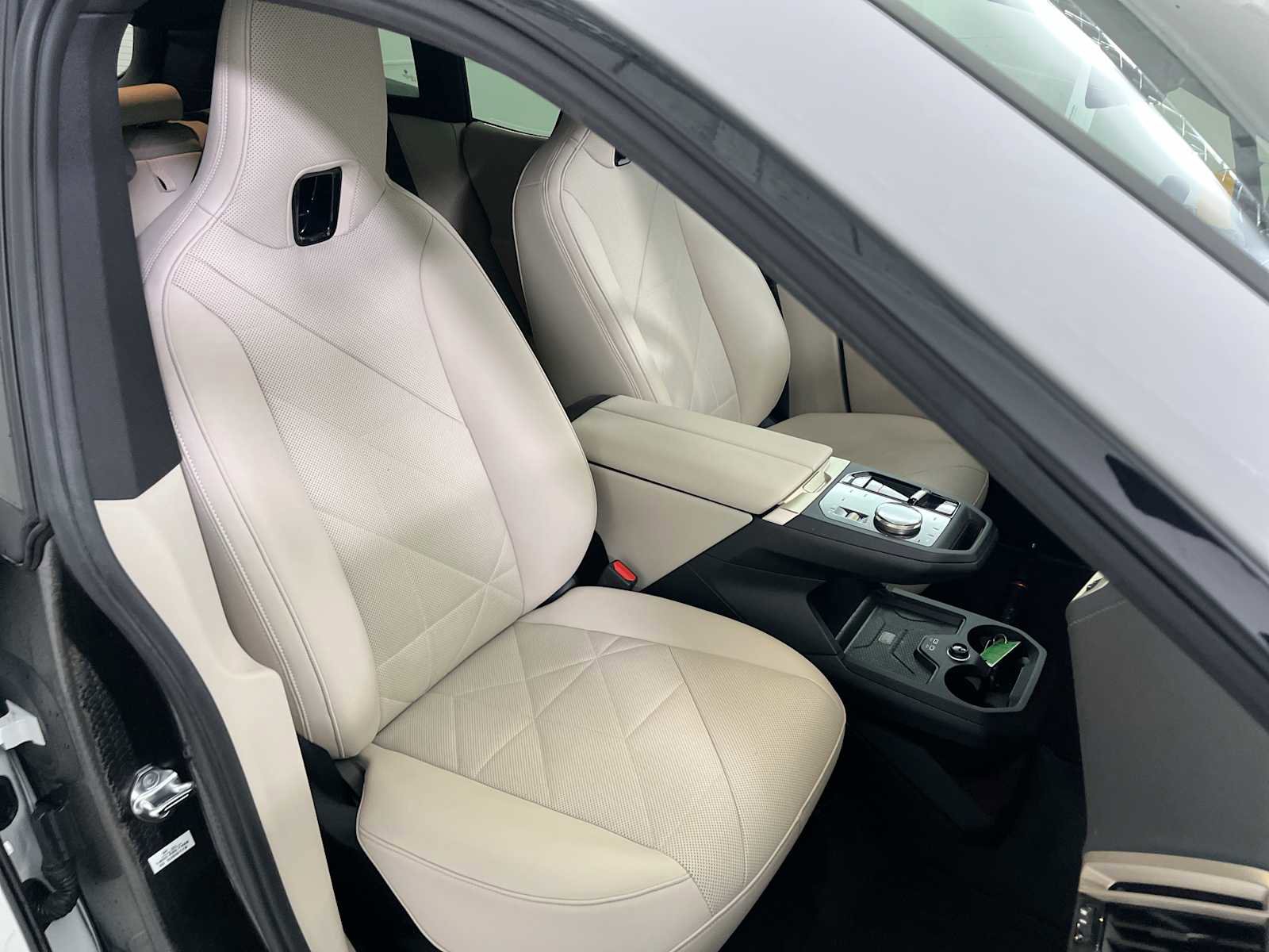 Certified 2024 BMW iX xDrive50 image 25